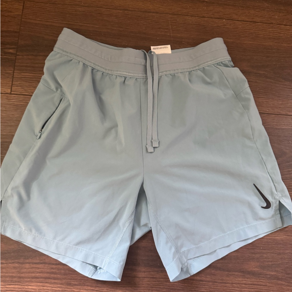 Nike Yoga Men's Blue Athletic Shorts